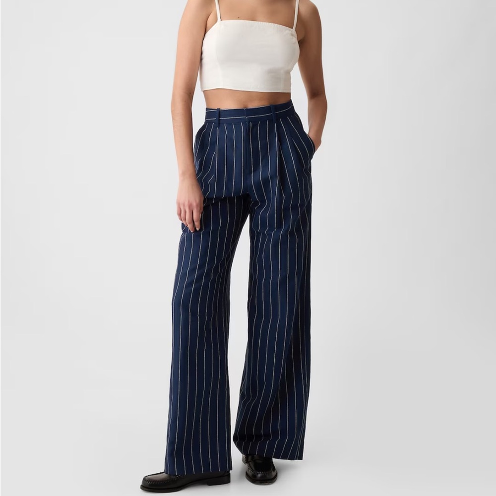 EUC Gap linen and cotton navy and white pinstripe high rise pants size 12